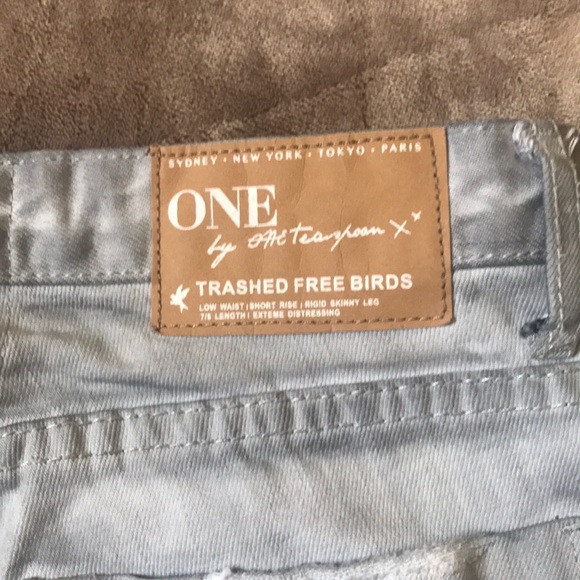 Grey ripped one teaspoon jeans . - Picture 4 of 5